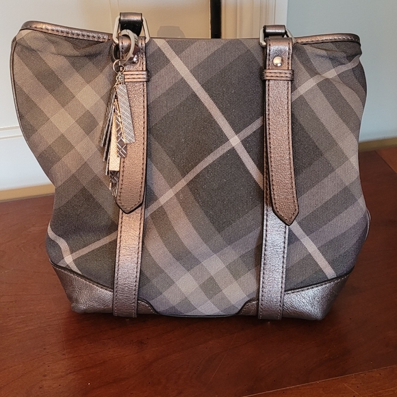 Burberry Tote Bag - Picture 7 of 8